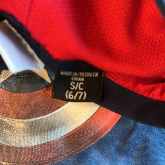 Boy’s Captain America Hoodie - Picture 3 of 3